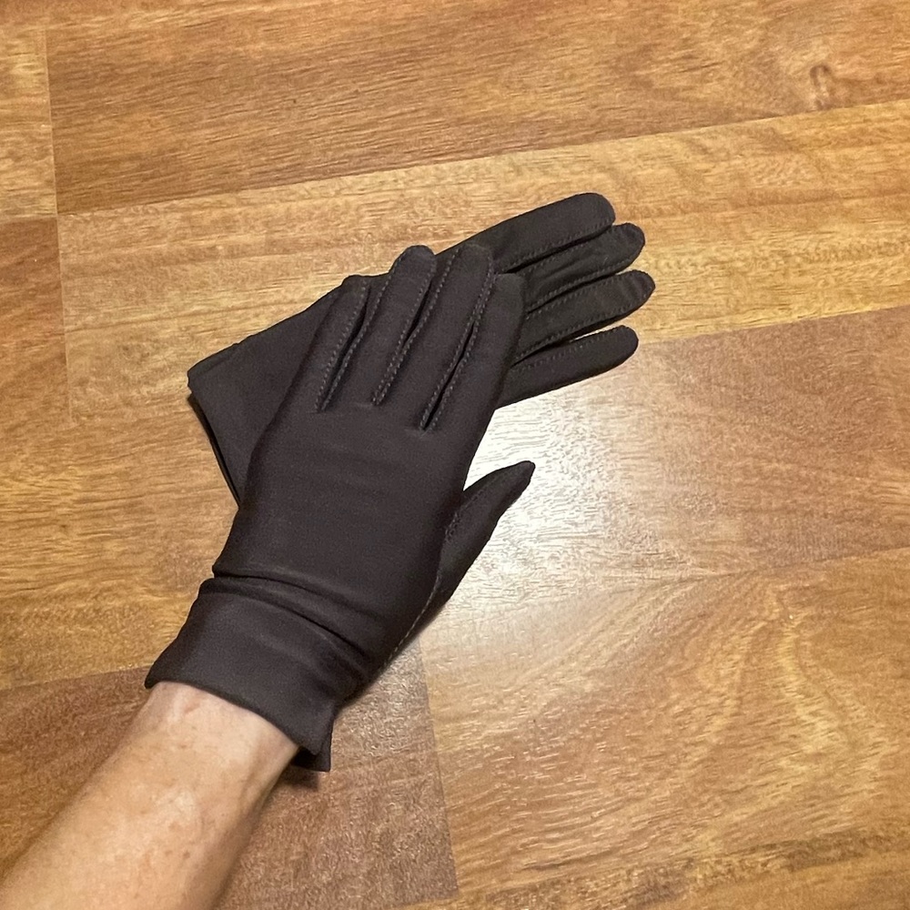 Vintage driving gloves
